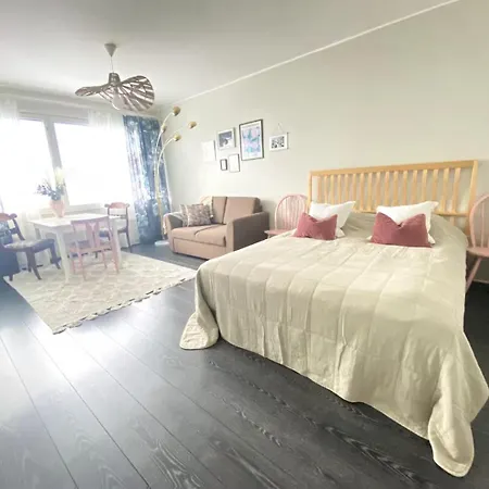 Cozy In The Center