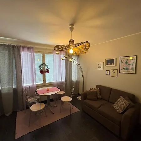 Cozy In The Center *